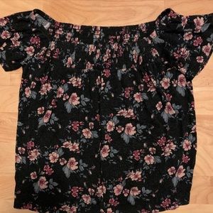 XS American Eagle Off Shoulder Floral top